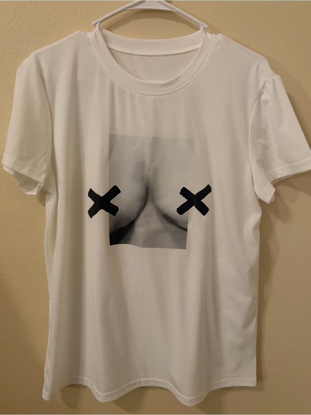 White Short-Sleeve Graphic Crewneck T-Shirt with Black Accents